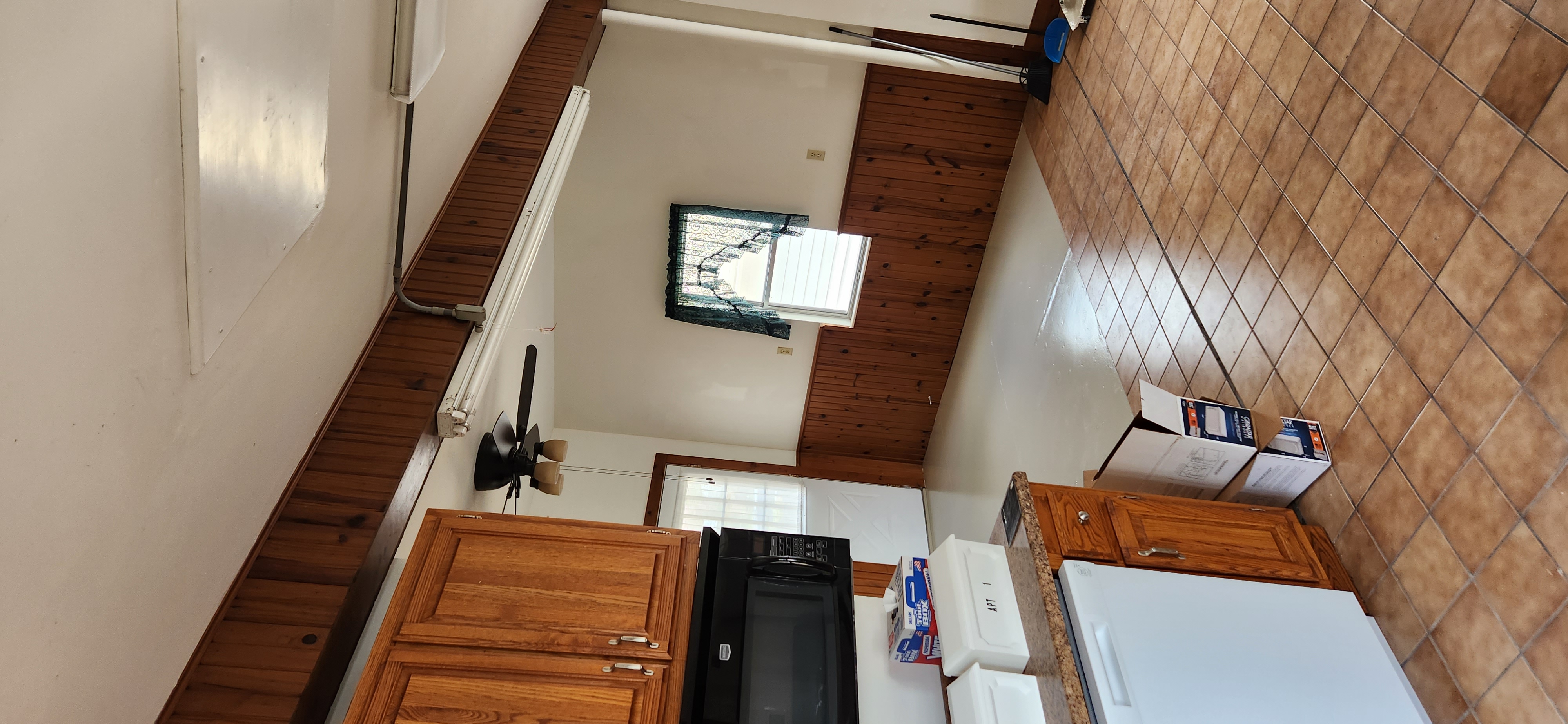 320 W Clinton lower unit pics 6.jpg